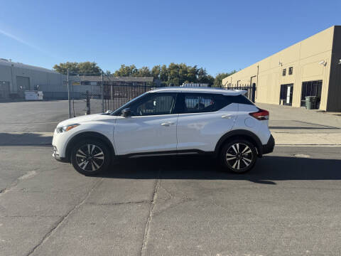 2020 Nissan Kicks SR