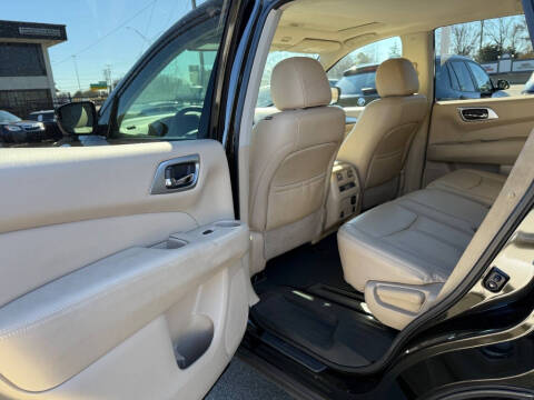 2017 Nissan Pathfinder SL