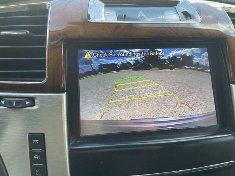 2013 Cadillac Escalade Platinum Edition