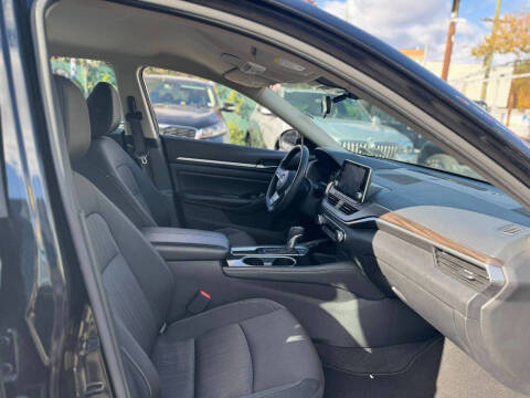 2023 Nissan Altima 2.5 SV