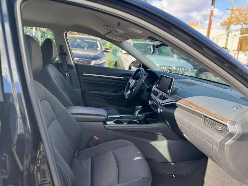 2023 Nissan Altima 2.5 SV