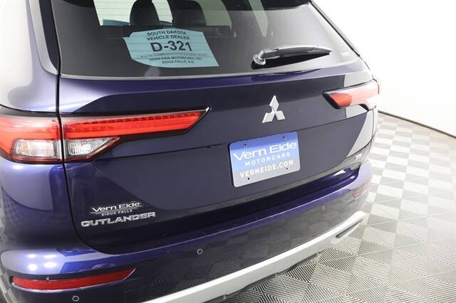 2023 Mitsubishi Outlander SE