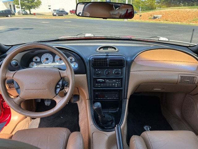 1996 Ford Mustang SVT Cobra 22