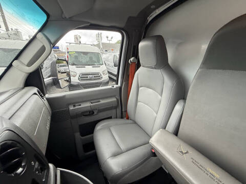 2017 Ford E-Series E-350 SD