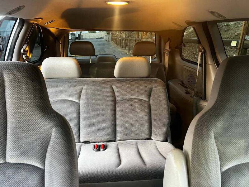 2003 Dodge Caravan SE