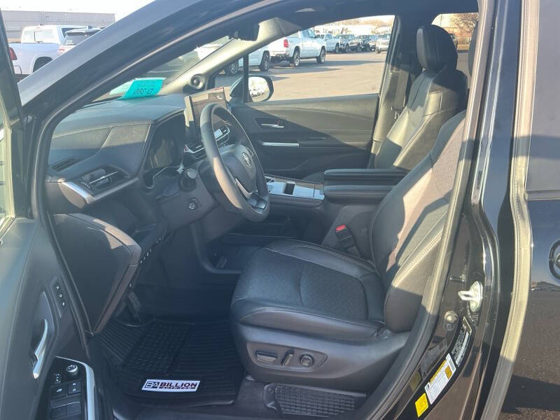 2025 Toyota Sienna Platinum 7-Passenger