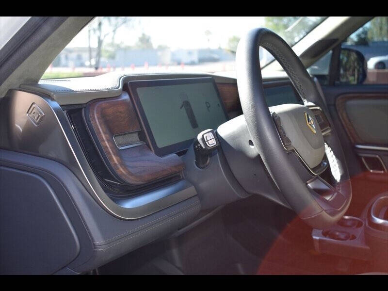 2023 Rivian R1S Adventure