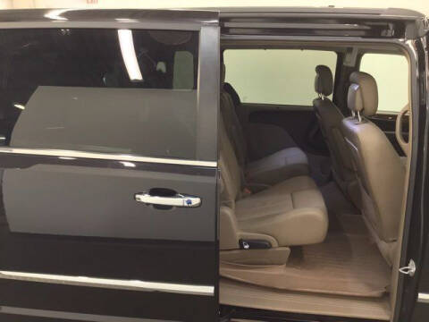 2015 Chrysler Town and Country Touring-L