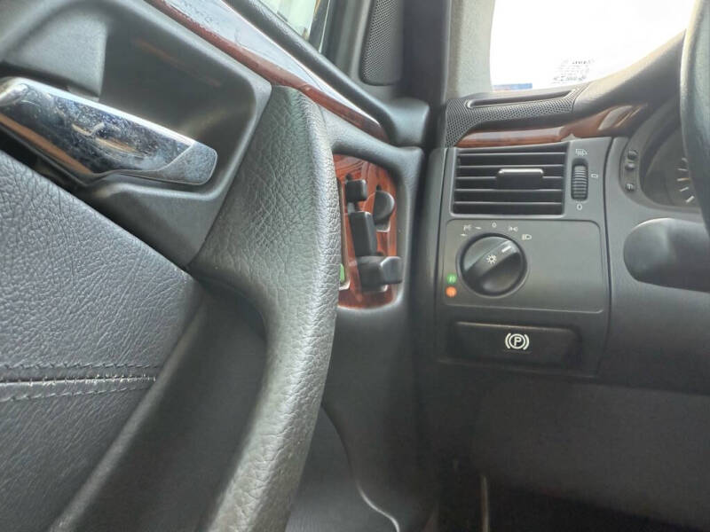 2001 Mercedes-Benz E-Class E 320