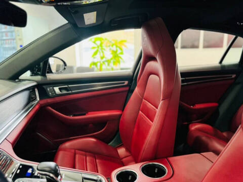 2022 Porsche Panamera 4 Platinum Edition