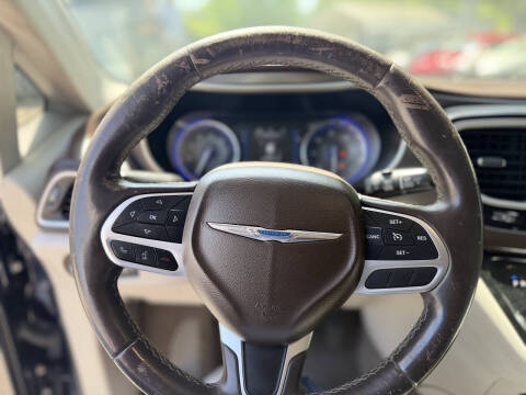 2017 Chrysler Pacifica Touring-L