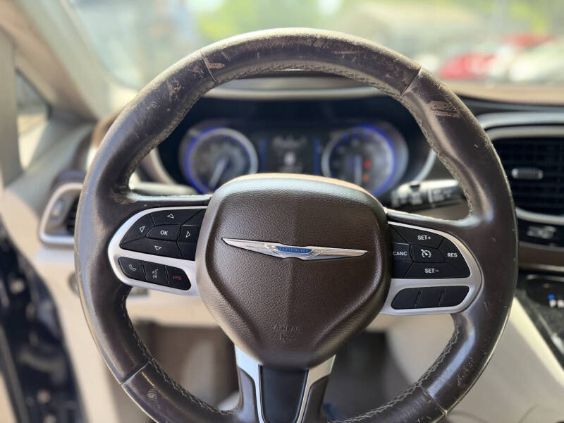 2017 Chrysler Pacifica Touring-L