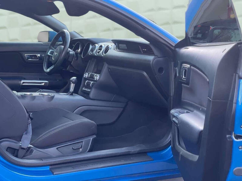 2021 Ford Mustang EcoBoost