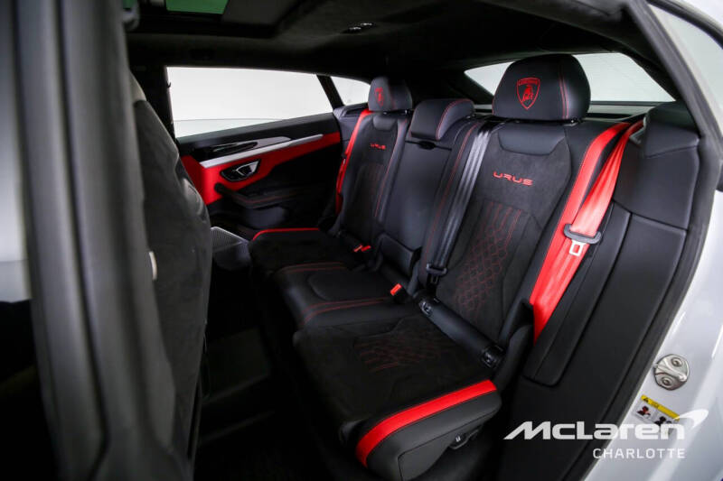 2023 Lamborghini Urus S