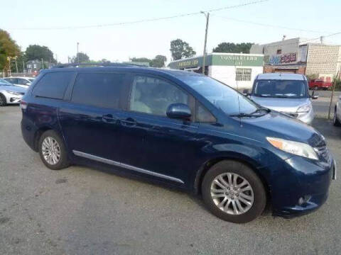 2012 Toyota Sienna XLE 8-Passenger