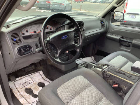 2004 Ford Explorer Sport Trac XLS