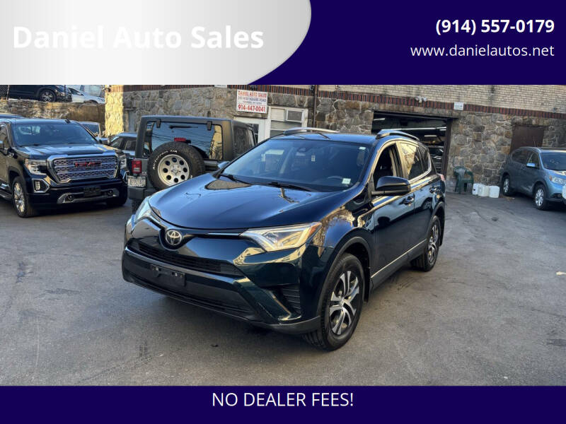 2017 Toyota RAV4 LE's photo