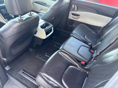 2022 Kia Carnival LX