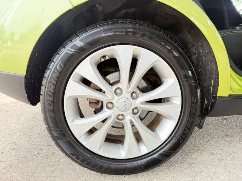 2016 Kia Soul +