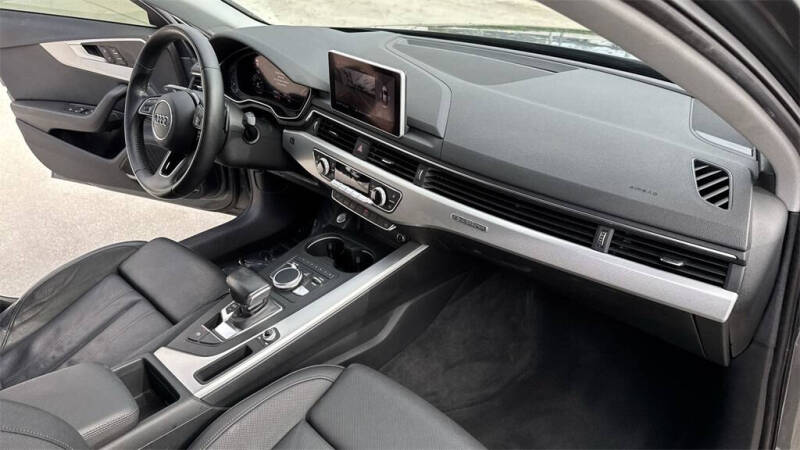 2017 Audi A4 2.0T quattro Prestige