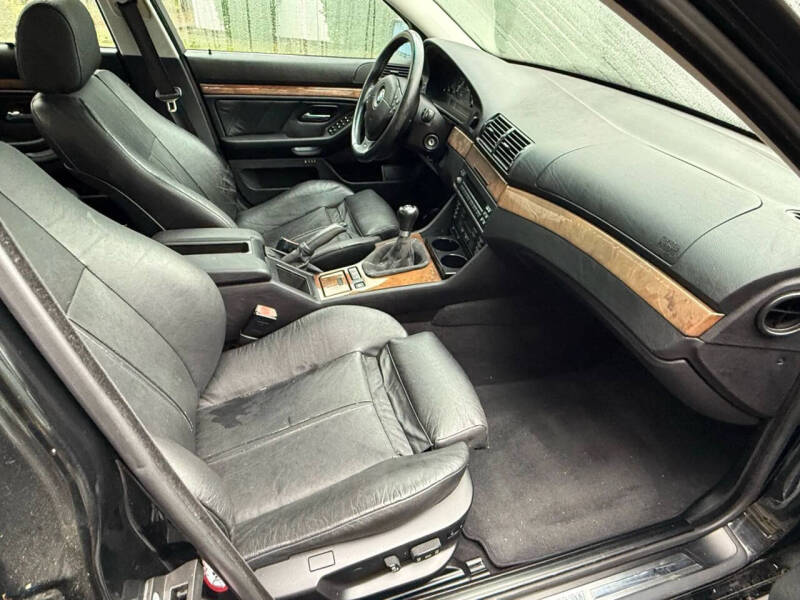 2001 BMW 5 Series 540i