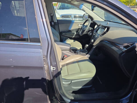 2017 Hyundai Santa Fe SE