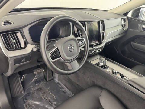 2025 Volvo XC60 B5 Plus Dark Theme