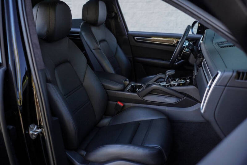 2022 Porsche Cayenne GTS