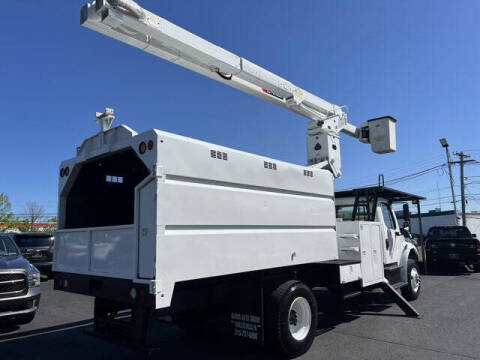 2017 Freightliner M2 106