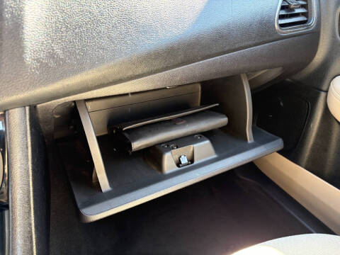 2013 Chrysler 200 LX