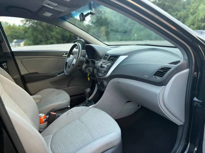 2016 Hyundai Accent SE