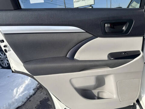 2015 Toyota Highlander LE