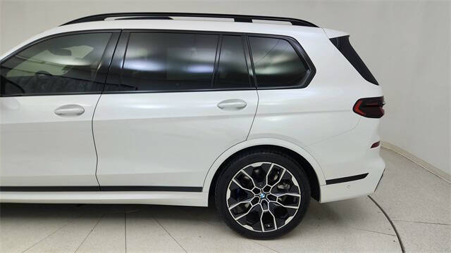 2025 BMW X7 M60i