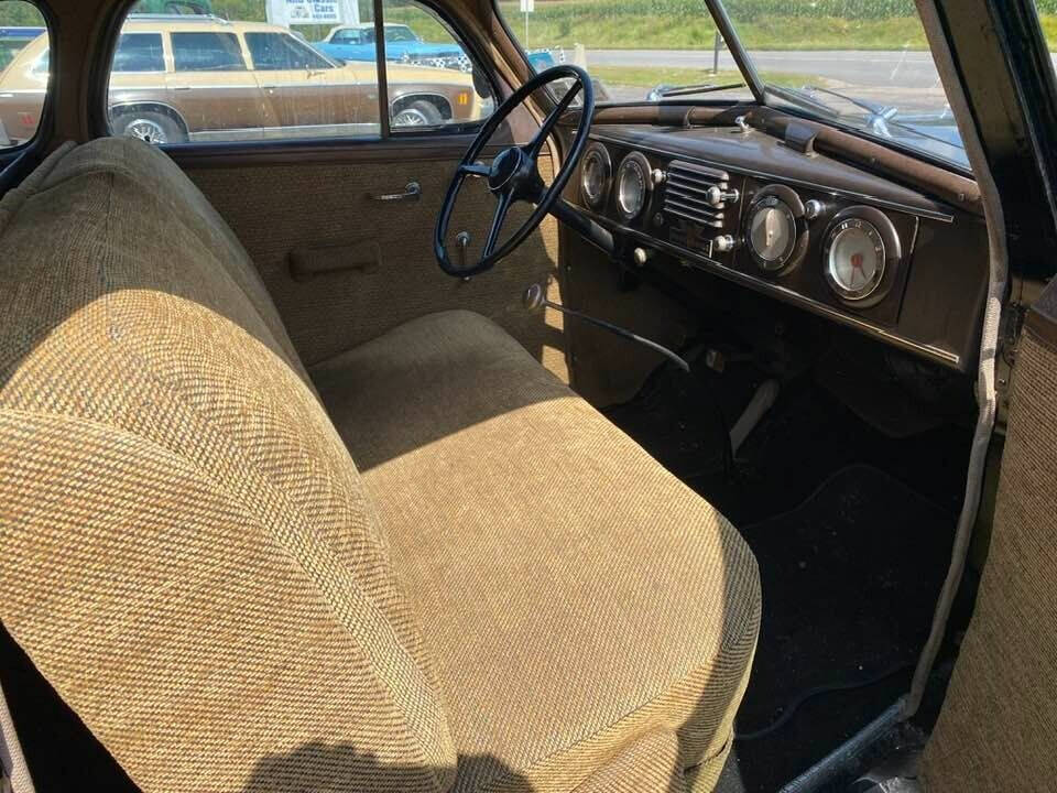 1937 Oldsmobile Cutlass 31