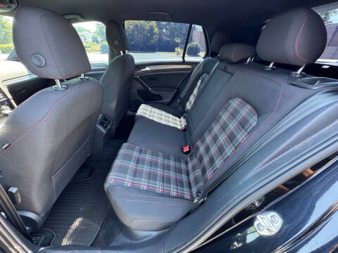 2021 Volkswagen Golf GTI SE