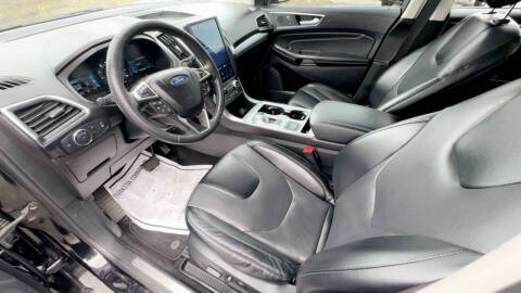 2022 Ford Edge Titanium