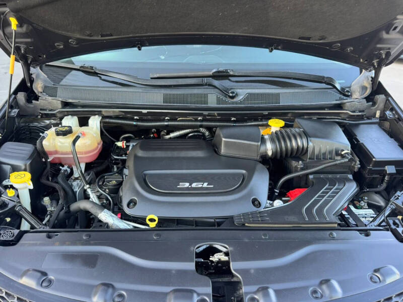 2017 Chrysler Pacifica Touring-L Plus