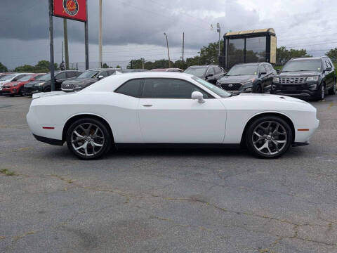 2017 Dodge Challenger SXT