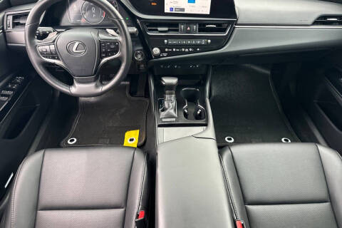2025 Lexus ES 350