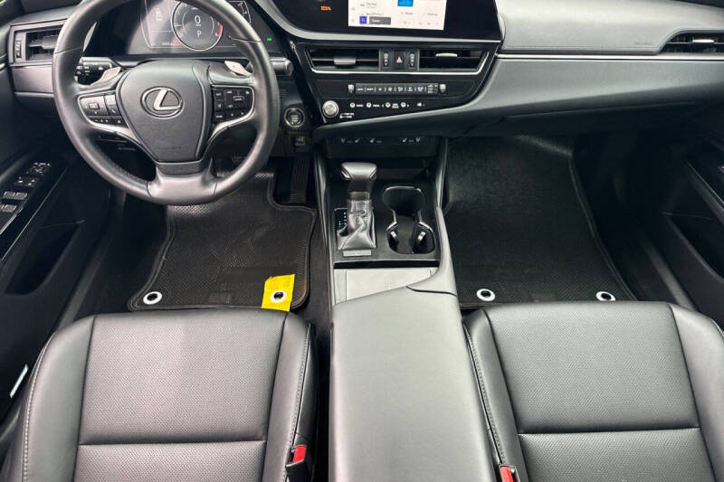2025 Lexus ES 350