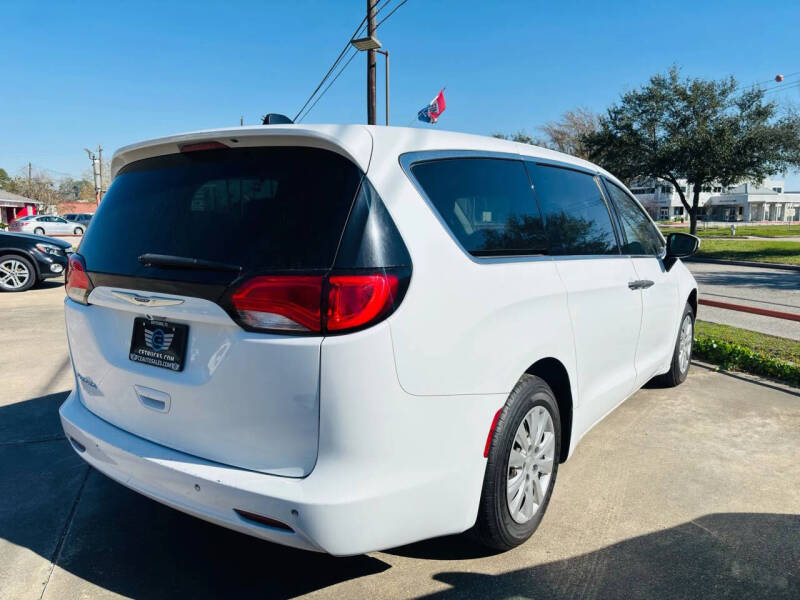 2019 Chrysler Pacifica L