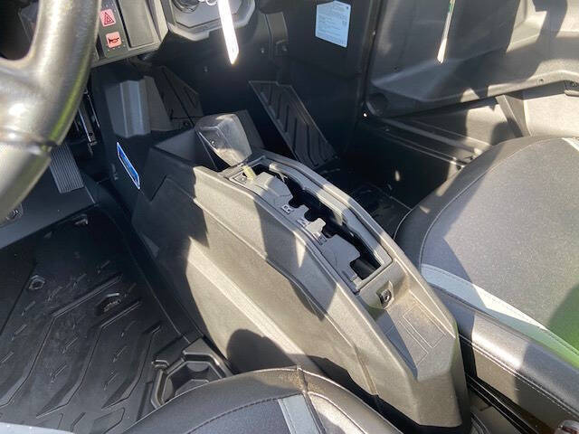 2025 Can-Am Commander Max XT-P 1000R