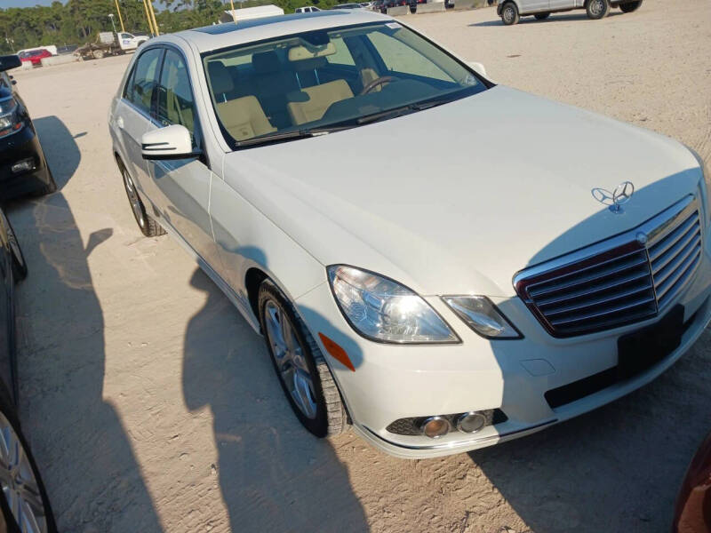 2011 Mercedes-Benz E-Class E350 Luxury's photo