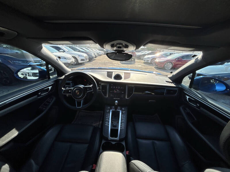 2017 Porsche Macan