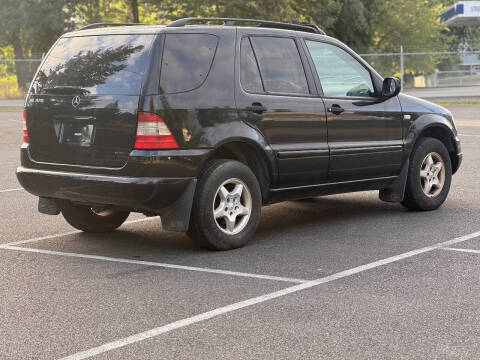 2000 Mercedes-Benz M-Class ML 320