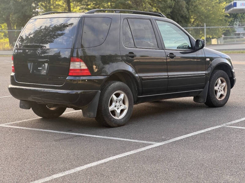 2000 Mercedes-Benz M-Class ML 320