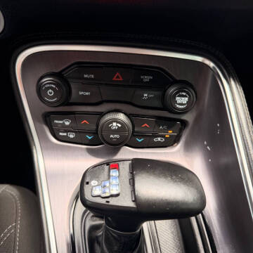 2017 Dodge Challenger SXT