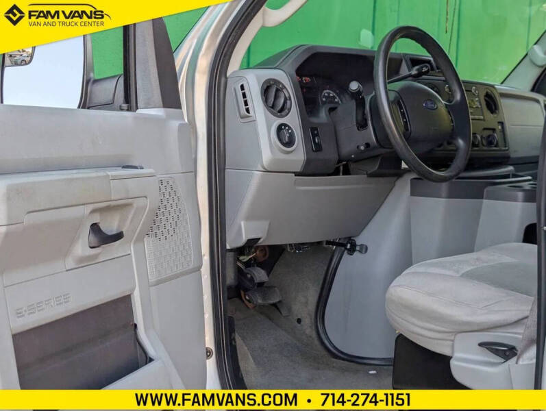 2013 Ford E-Series E-350 SD XLT