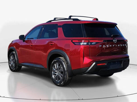 2024 Nissan Pathfinder SV