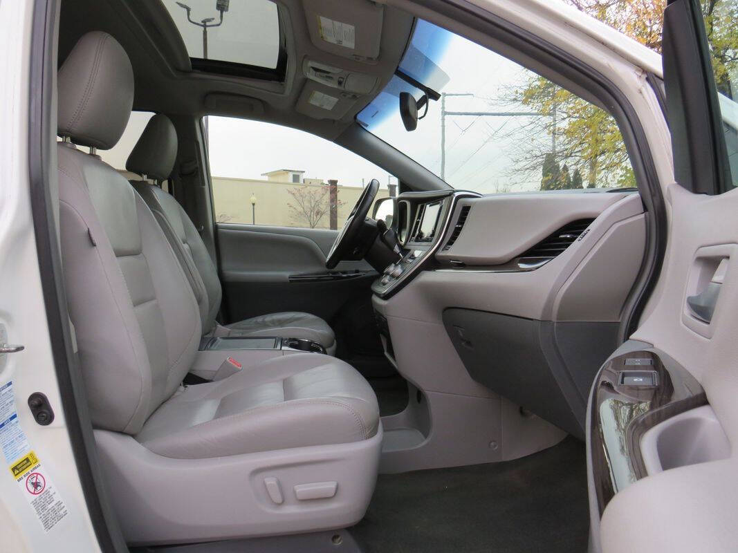 2016 Toyota Sienna for sale at Vrbo Motors in Linden, NJ